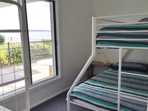 The Beach House' 169 Soldiers Point Road - Right On The Waterfront - Sydneys Hotel 1