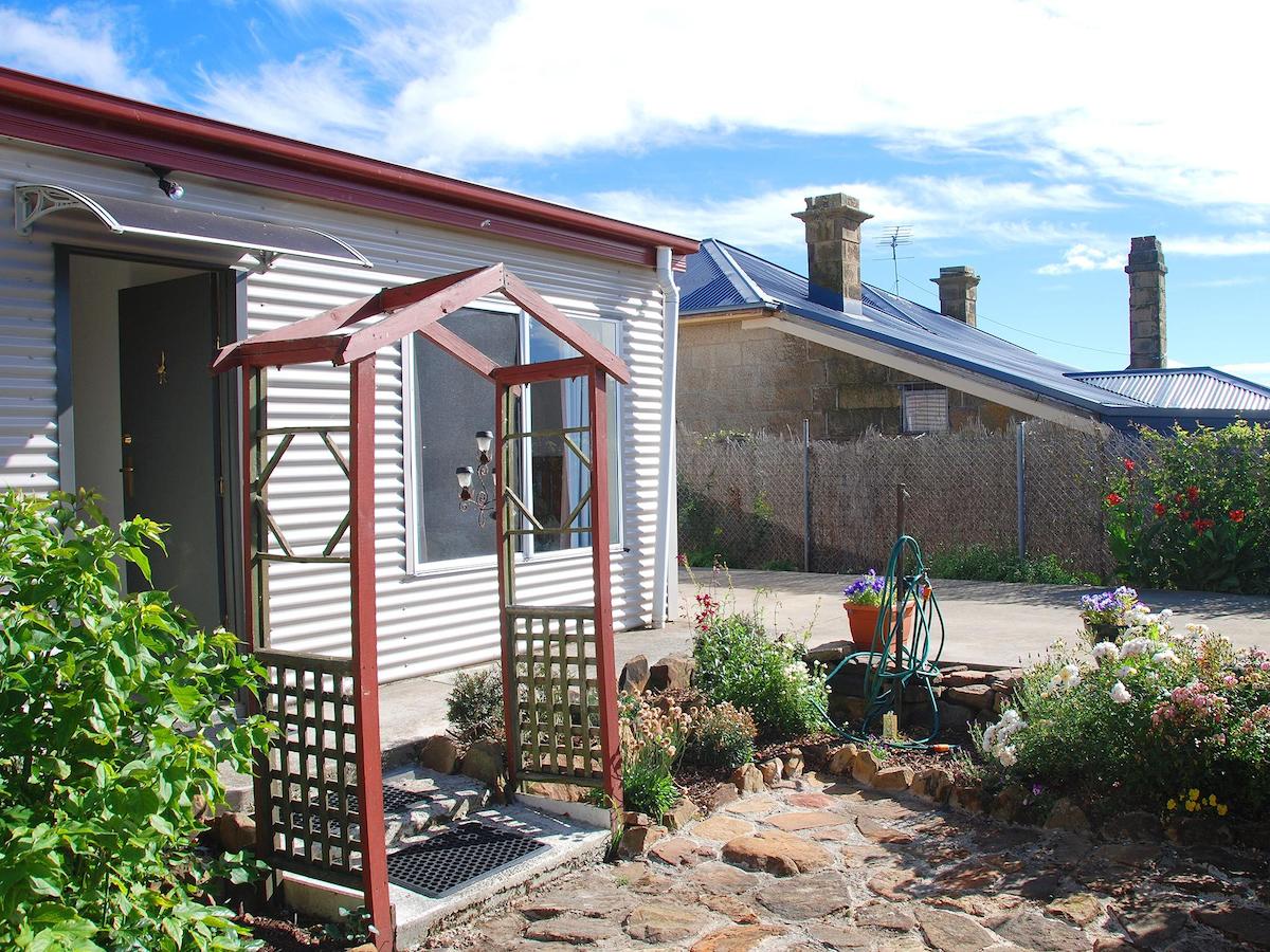 Antill Ponds TAS Sydneys Hotel
