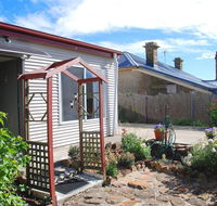 Oatlands Retreat - Sydneys Hotel