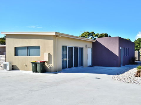 170 Hazards View - Unit 1 - Sydneys Hotel 1