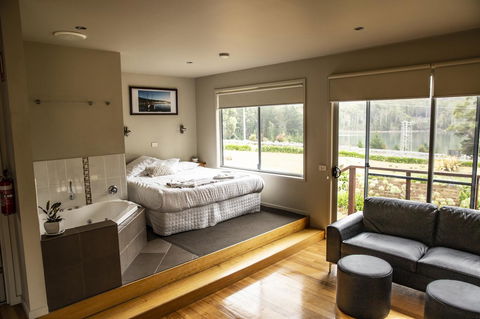 Little Norfolk Bay Events And Chalets - Sydneys Hotel 2