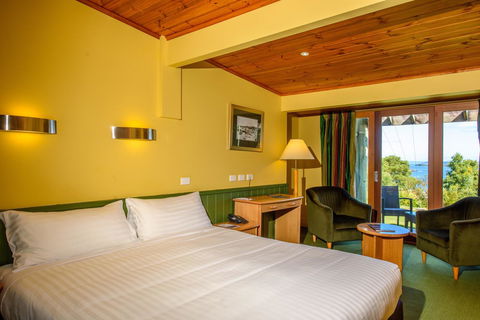 Strahan Village - Sydneys Hotel 17