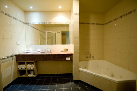 Strahan Village - Sydneys Hotel 34