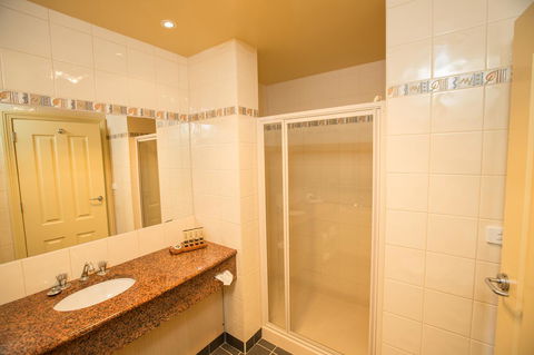 Strahan Village - Sydneys Hotel 39