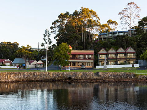 Strahan Village - Sydneys Hotel 36