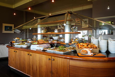 Strahan Village - Sydneys Hotel 4