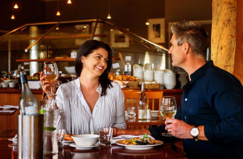 Strahan Village - Sydneys Hotel 6