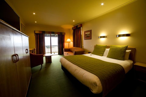 Strahan Village - Sydneys Hotel 22