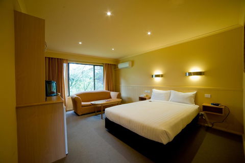 Strahan Village - Sydneys Hotel 40