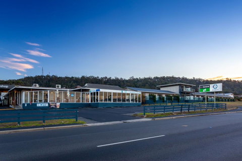 Beachfront Bicheno - Sydneys Hotel 42