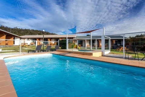 Beachfront Bicheno - Sydneys Hotel 33