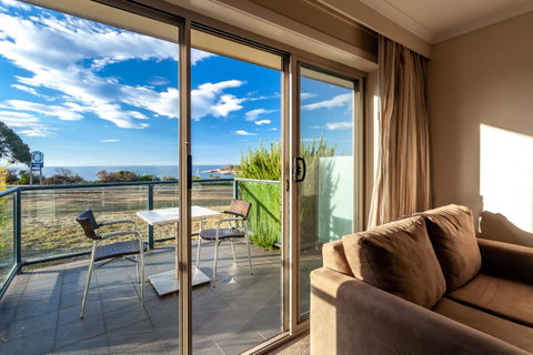 Beachfront Bicheno - Sydneys Hotel 18