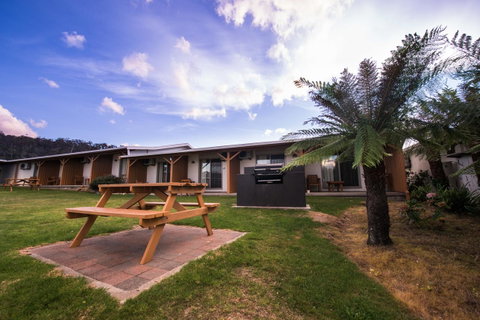 Beachfront Bicheno - Sydneys Hotel 43