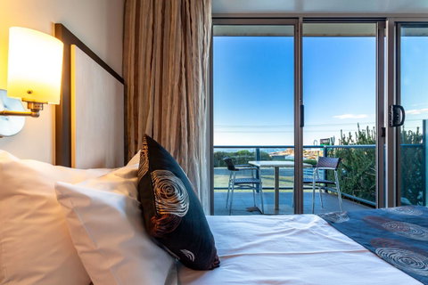 Beachfront Bicheno - Sydneys Hotel 16