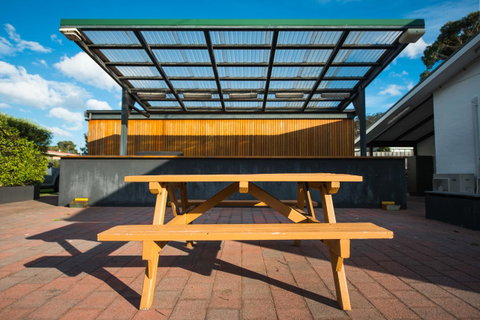 Beachfront Bicheno - Sydneys Hotel 44