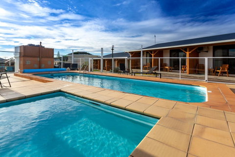 Beachfront Bicheno - Sydneys Hotel 34