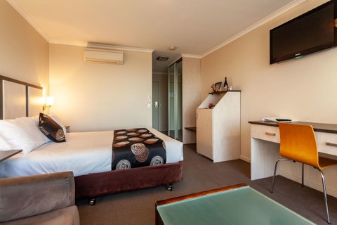 Beachfront Bicheno - Sydneys Hotel 19