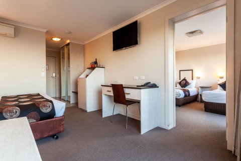 Beachfront Bicheno - Sydneys Hotel 7