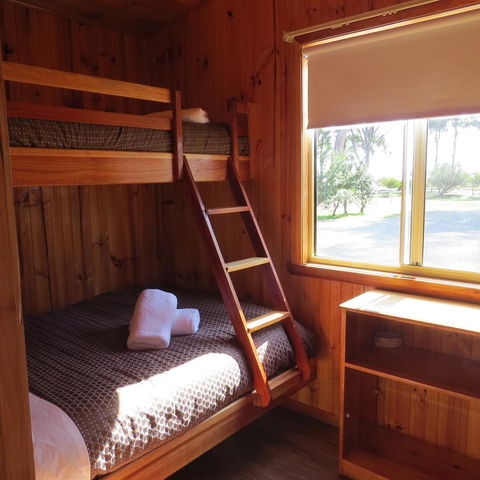 Captain Cook Holiday Park - Sydneys Hotel 44
