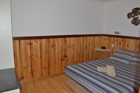 Captain Cook Holiday Park - Sydneys Hotel 19