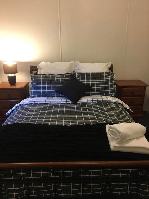 Harvey House - Sydneys Hotel 7