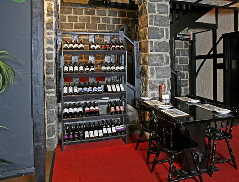 The Fox And Hounds Historic Hotel - Sydneys Hotel 23