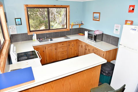 Bicheno Backpackers - Sydneys Hotel 9