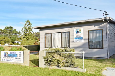 Bicheno Backpackers - Sydneys Hotel 12