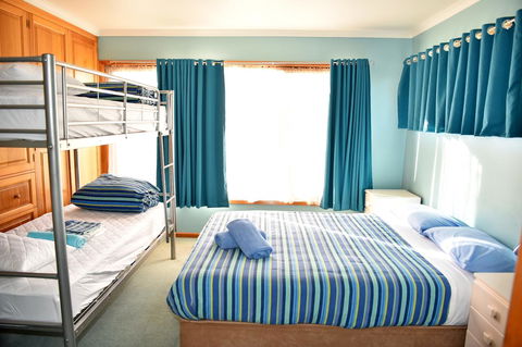 Bicheno Backpackers - Sydneys Hotel 13