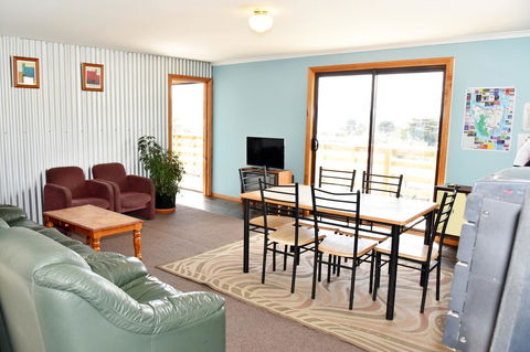 Bicheno Backpackers - Sydneys Hotel 8