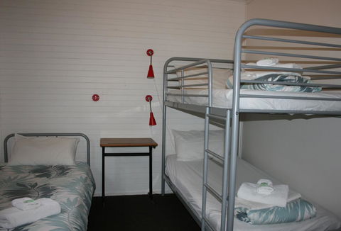 Seaview Holiday Park - Sydneys Hotel 18