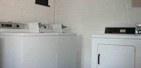 Seaview Holiday Park - Sydneys Hotel 13