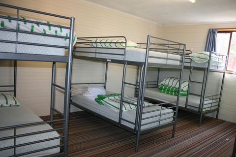 Seaview Holiday Park - Sydneys Hotel 6