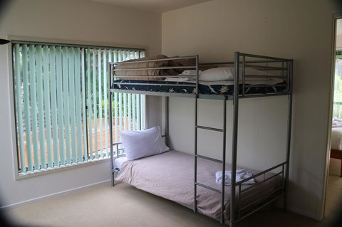 Hazards Beach House - Sydneys Hotel 13
