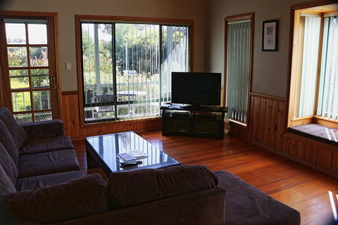 Hazards Beach House - Sydneys Hotel 7