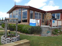 Book Bicheno Accommodation Vacations Sydneys Hotel Sydneys Hotel
