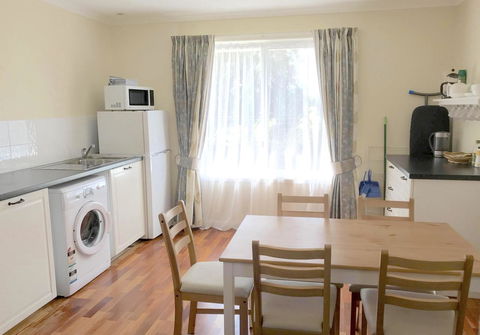 Taras Richmond Farmstay - Sydneys Hotel 3