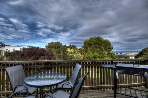 Ar Lan Y Mor - Sydneys Hotel 1