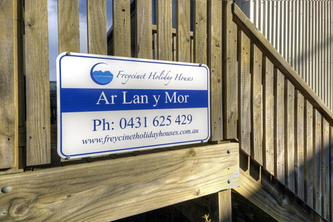 Ar Lan Y Mor - Sydneys Hotel 9