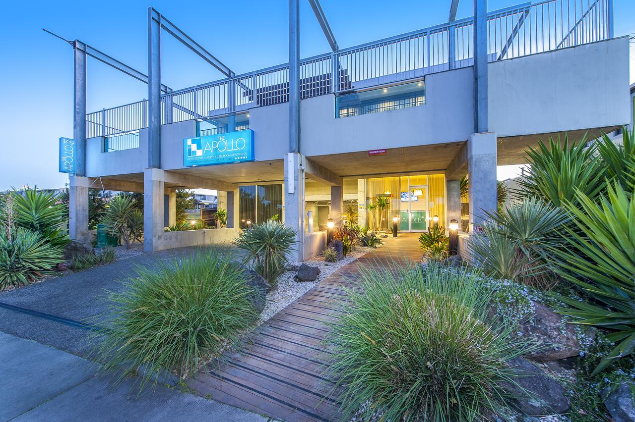  Sydneys Hotel