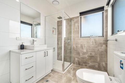 Rosewater Townhouses Dromana - Sydneys Hotel 19