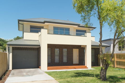 Rosewater Townhouses Dromana - Sydneys Hotel 26