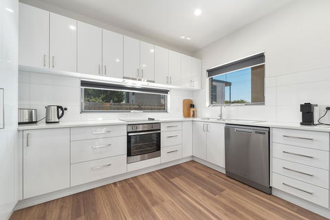 Rosewater Townhouses Dromana - Sydneys Hotel 17