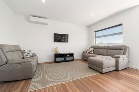 Rosewater Townhouses Dromana - Sydneys Hotel 25