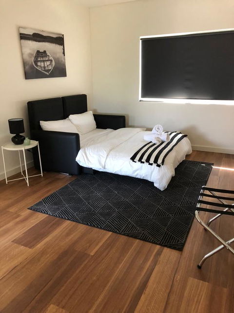 Rosewater Townhouses Dromana - Sydneys Hotel 2