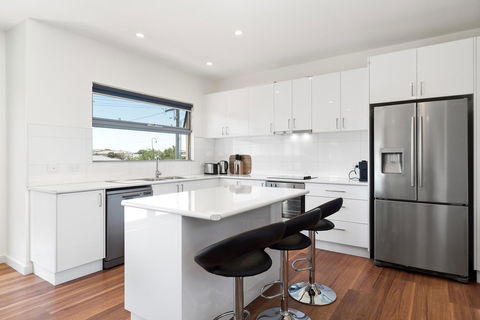 Rosewater Townhouses Dromana - Sydneys Hotel 23