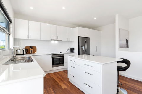Rosewater Townhouses Dromana - Sydneys Hotel 24