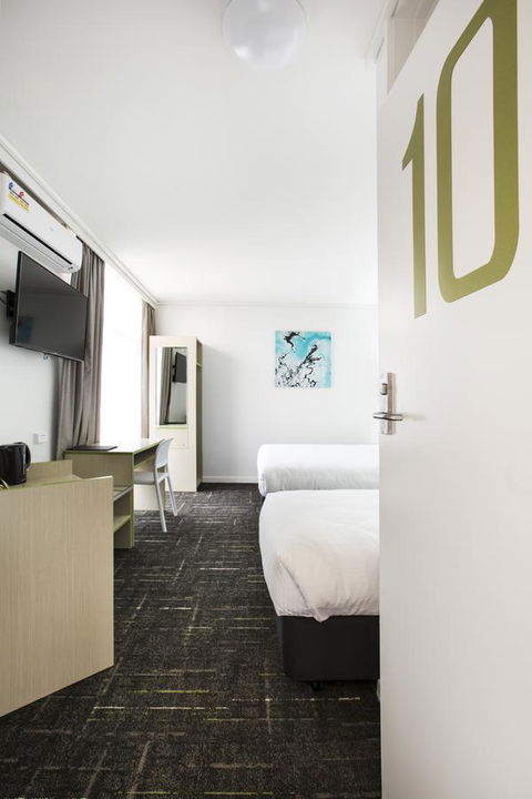 Nightcap At Sandringham Hotel - Sydneys Hotel 21