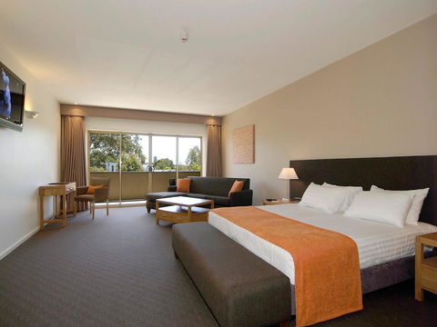Mornington Hotel - Sydneys Hotel 24
