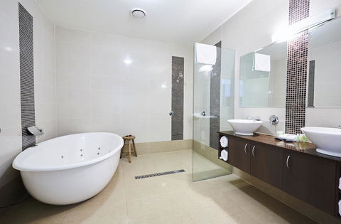 Mornington Hotel - Sydneys Hotel 1